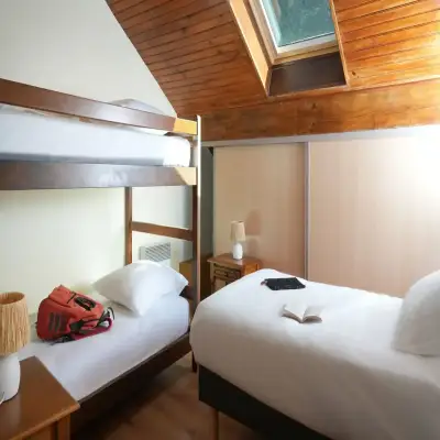 Chambre lits superposés sous velux