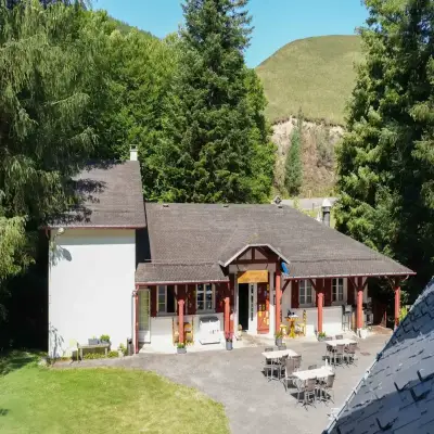 Le Chalet Pedro et sa terrasse, vue sur la montagne