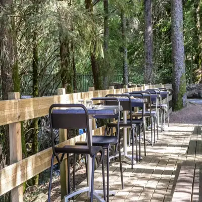 Terrasse au bord de la rivière